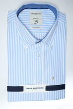 Chemise droite Button Down à larges rayures | Bleu ciel 88