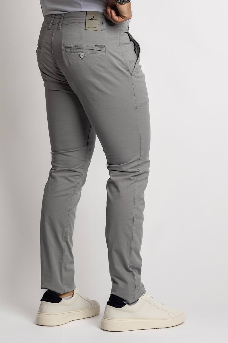 jeans Pantalone modello baggy, carrot fit, balloons, pantaloni regular fit morbidi di gamba, cotone popeline, cotone twill. Pantaloni classici, pantaloni slim fit. pantaloni da spezzato, pantaloni per giacca, pantaloni per uscire, da cerimonia, da eventi, per comunioni, per battesimo, per diciottesimo, pantaloni da battaglia, da lavoro, a poco prezzo, in saldi, nuova collezione estivi. zara, zalando, asos, shen, temu