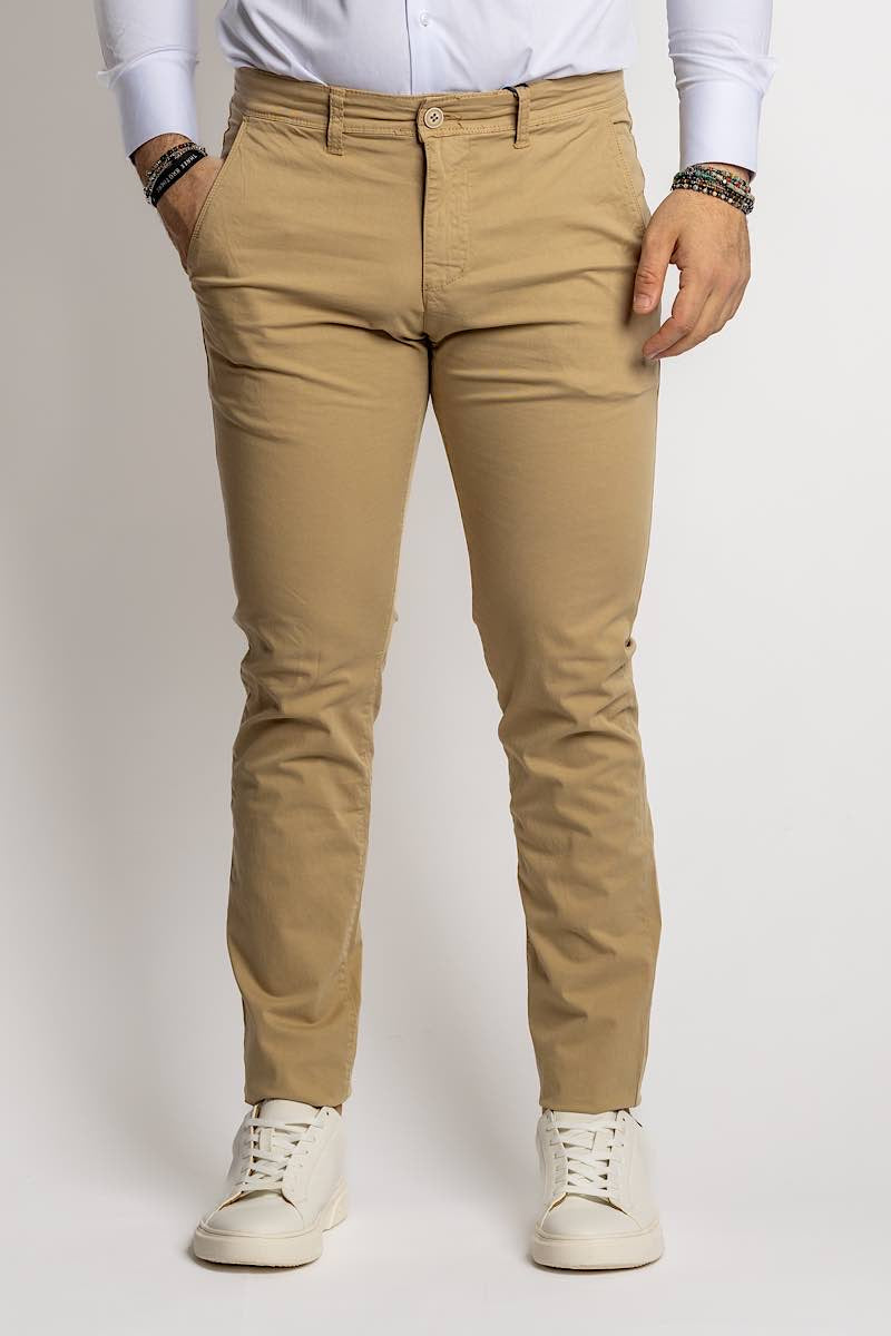 jeans Pantalone modello baggy, carrot fit, balloons, pantaloni regular fit morbidi di gamba, cotone popeline, cotone twill. Pantaloni classici, pantaloni slim fit. pantaloni da spezzato, pantaloni per giacca, pantaloni per uscire, da cerimonia, da eventi, per comunioni, per battesimo, per diciottesimo, pantaloni da battaglia, da lavoro, a poco prezzo, in saldi, nuova collezione estivi. zara, zalando, asos, shen, temu