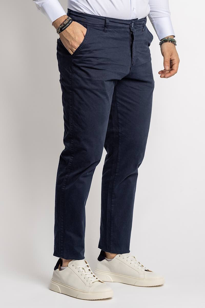 jeans Pantalone modello baggy, carrot fit, balloons, pantaloni regular fit morbidi di gamba, cotone popeline, cotone twill. Pantaloni classici, pantaloni slim fit. pantaloni da spezzato, pantaloni per giacca, pantaloni per uscire, da cerimonia, da eventi, per comunioni, per battesimo, per diciottesimo, pantaloni da battaglia, da lavoro, a poco prezzo, in saldi, nuova collezione estivi. zara, zalando, asos, shen, temu