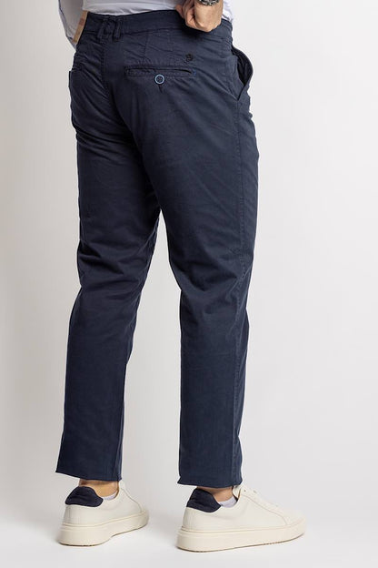 jeans Pantalone modello baggy, carrot fit, balloons, pantaloni regular fit morbidi di gamba, cotone popeline, cotone twill. Pantaloni classici, pantaloni slim fit. pantaloni da spezzato, pantaloni per giacca, pantaloni per uscire, da cerimonia, da eventi, per comunioni, per battesimo, per diciottesimo, pantaloni da battaglia, da lavoro, a poco prezzo, in saldi, nuova collezione estivi. zara, zalando, asos, shen, temu