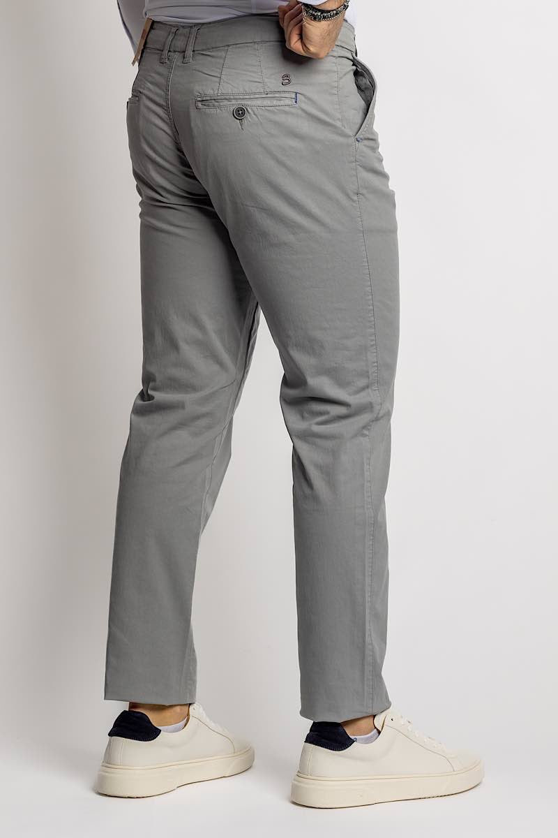 jeans Pantalone modello baggy, carrot fit, balloons, pantaloni regular fit morbidi di gamba, cotone popeline, cotone twill. Pantaloni classici, pantaloni slim fit. pantaloni da spezzato, pantaloni per giacca, pantaloni per uscire, da cerimonia, da eventi, per comunioni, per battesimo, per diciottesimo, pantaloni da battaglia, da lavoro, a poco prezzo, in saldi, nuova collezione estivi. zara, zalando, asos, shen, temu