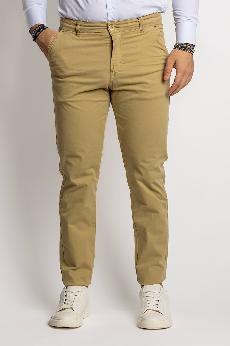 jeans Pantalone modello baggy, carrot fit, balloons, pantaloni regular fit morbidi di gamba, cotone popeline, cotone twill. Pantaloni classici, pantaloni slim fit. pantaloni da spezzato, pantaloni per giacca, pantaloni per uscire, da cerimonia, da eventi, per comunioni, per battesimo, per diciottesimo, pantaloni da battaglia, da lavoro, a poco prezzo, in saldi, nuova collezione estivi. zara, zalando, asos, shen, temu